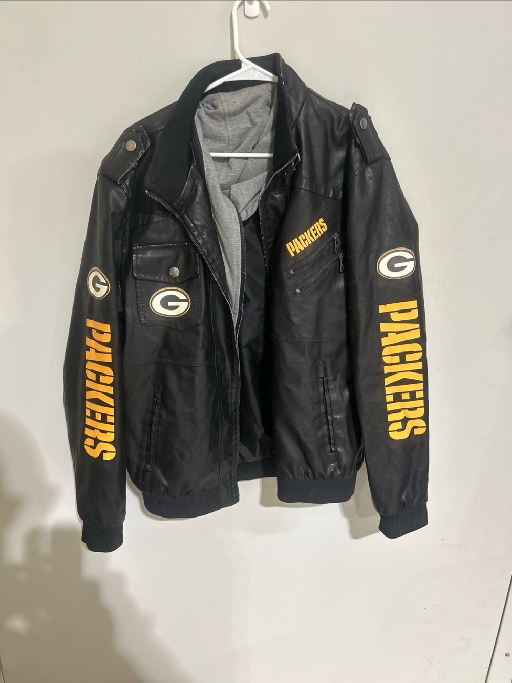 Vintage Green Bay Packers UNBRANDED Leather Jacket XL WITH SKULL ON BACKSIDE